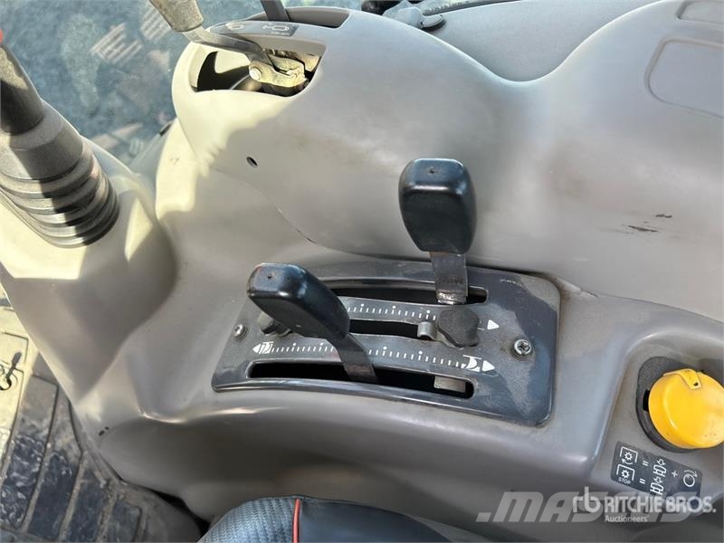 Kubota M8540 4WD Utility Tractor 小型拖拉机