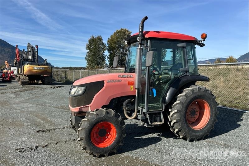Kubota M8540 4WD Utility Tractor 小型拖拉机