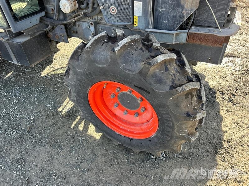 Kubota M8540 4WD Utility Tractor 小型拖拉机