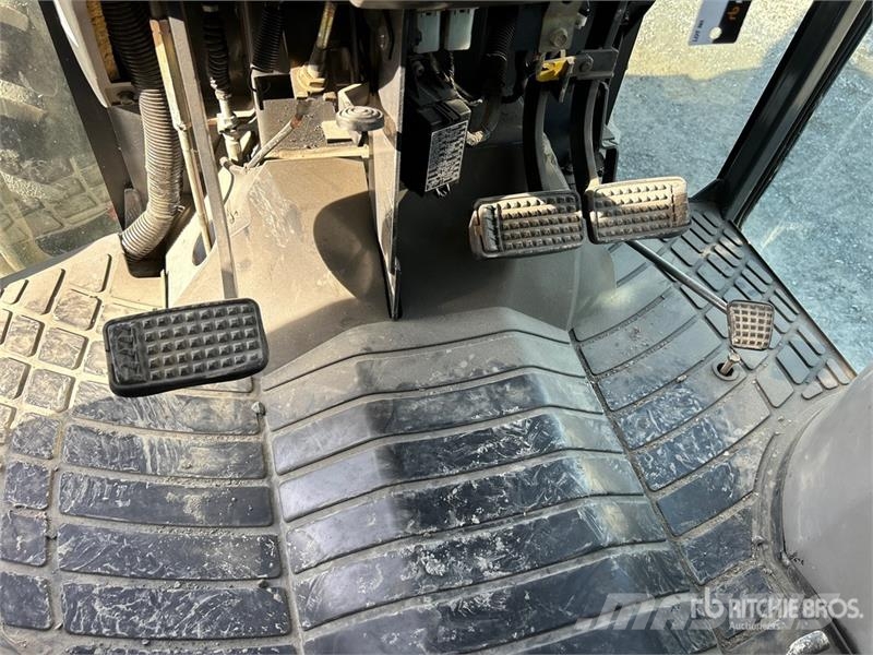 Kubota M8540 4WD Utility Tractor 小型拖拉机