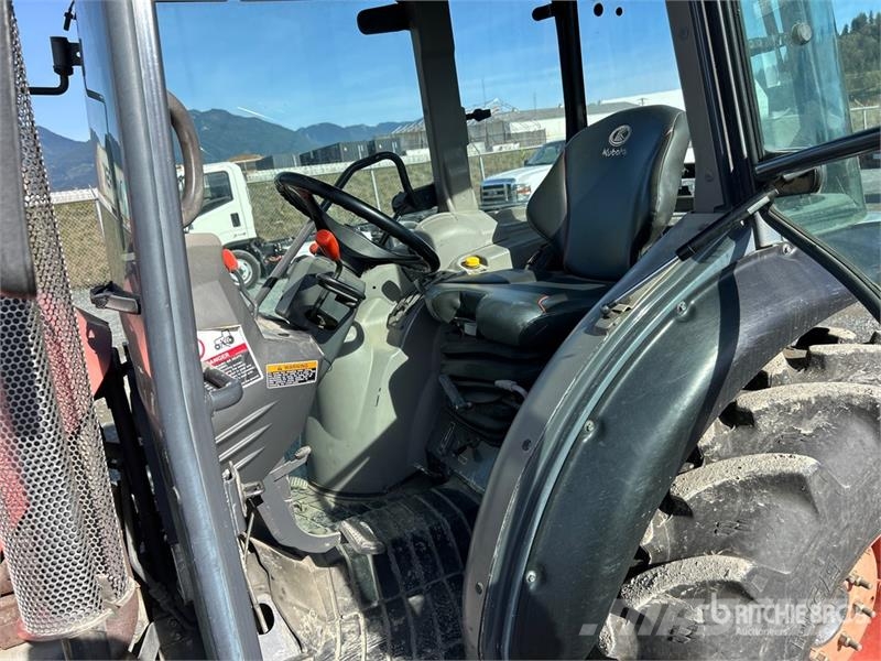 Kubota M8540 4WD Utility Tractor 小型拖拉机