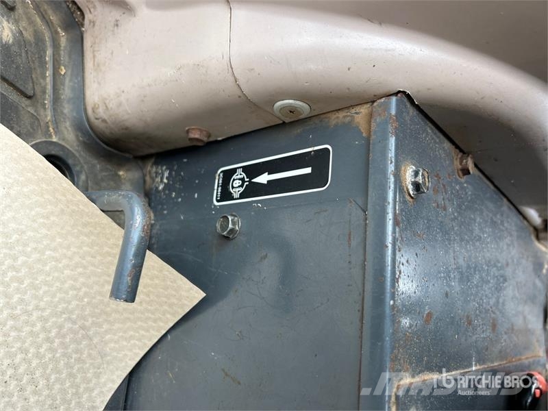Kubota M8540D 4WD Tractor トラクター