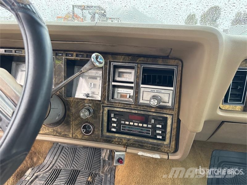 Lincoln Continental Mark VI Classic Car Auto