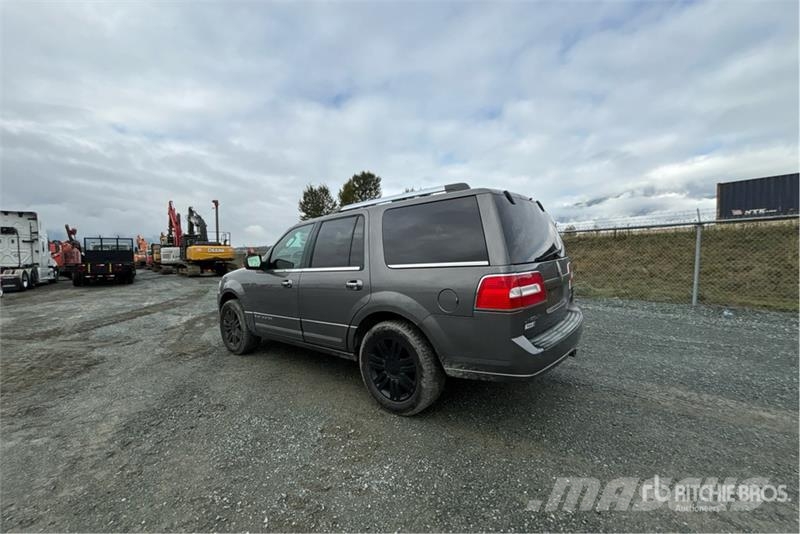 Lincoln Navigator 4WD SUV Masini