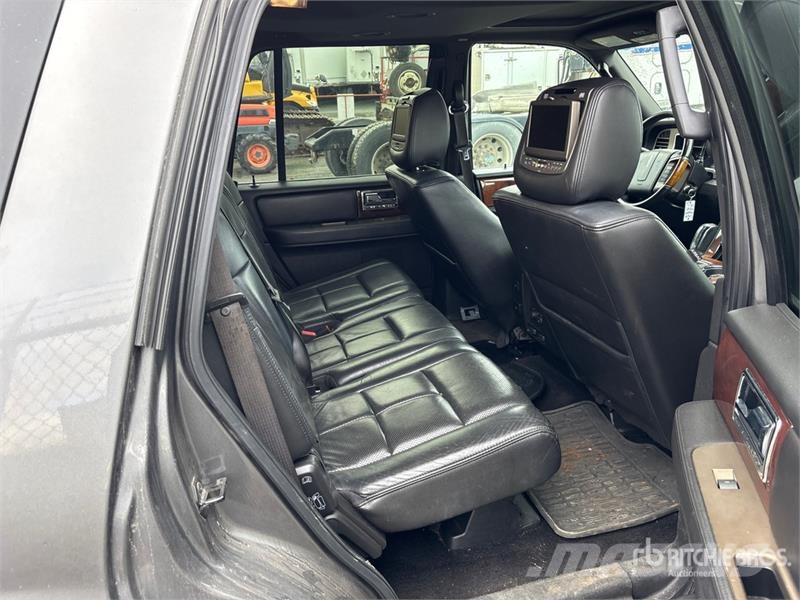 Lincoln Navigator 4WD SUV Masini