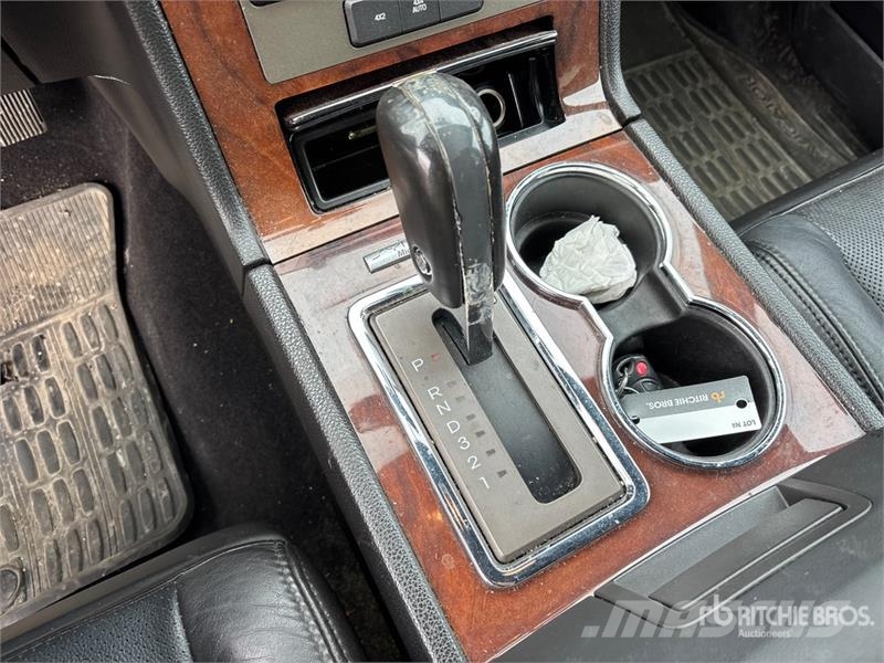 Lincoln Navigator 4WD SUV Masini
