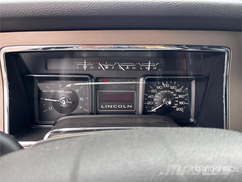 Lincoln Navigator 4WD SUV Masini