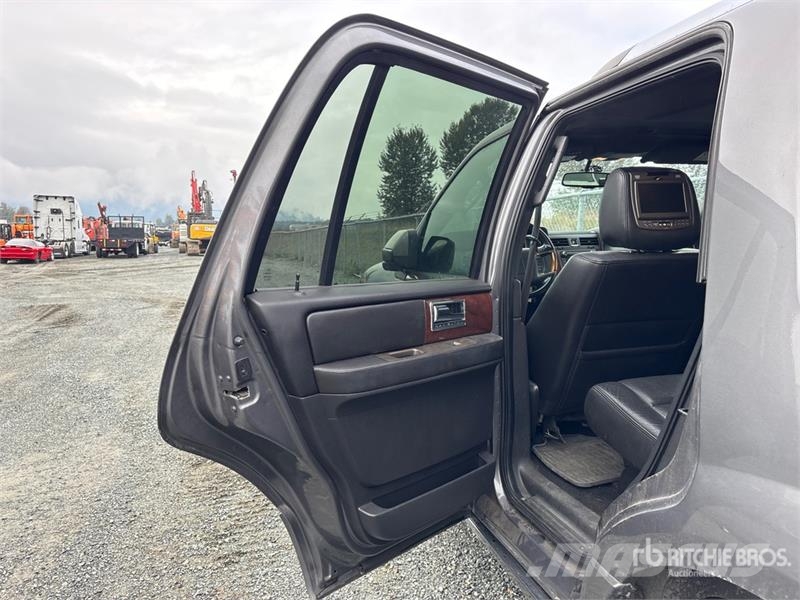 Lincoln Navigator 4WD SUV Masini
