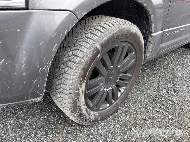 Lincoln Navigator 4WD SUV Masini