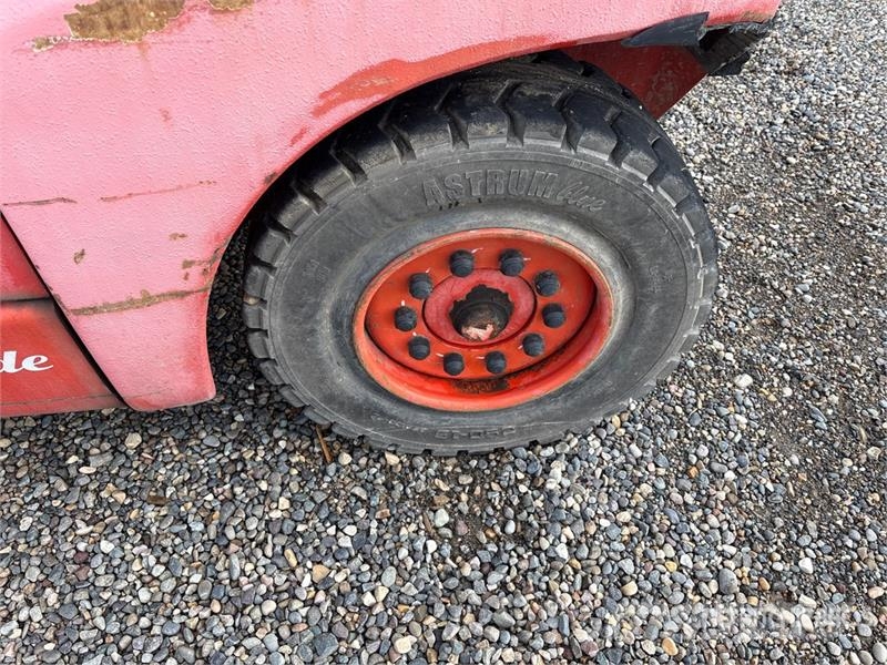 Linde H45 9000 lb Cushion Tire Forklift Інше