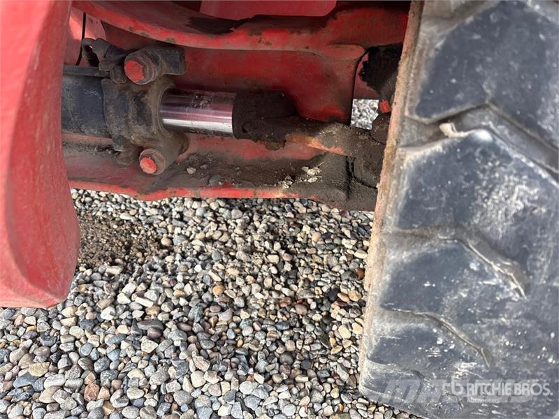 Linde H45 9000 lb Pneumatic Tire Forklift Інше
