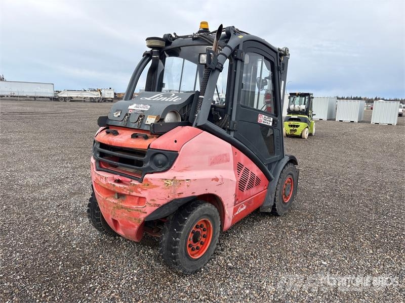Linde H45 9000 lb Pneumatic Tire Forklift Інше