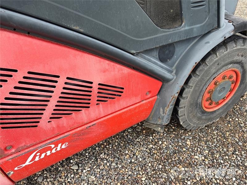 Linde H45 9000 lb Pneumatic Tire Forklift Інше