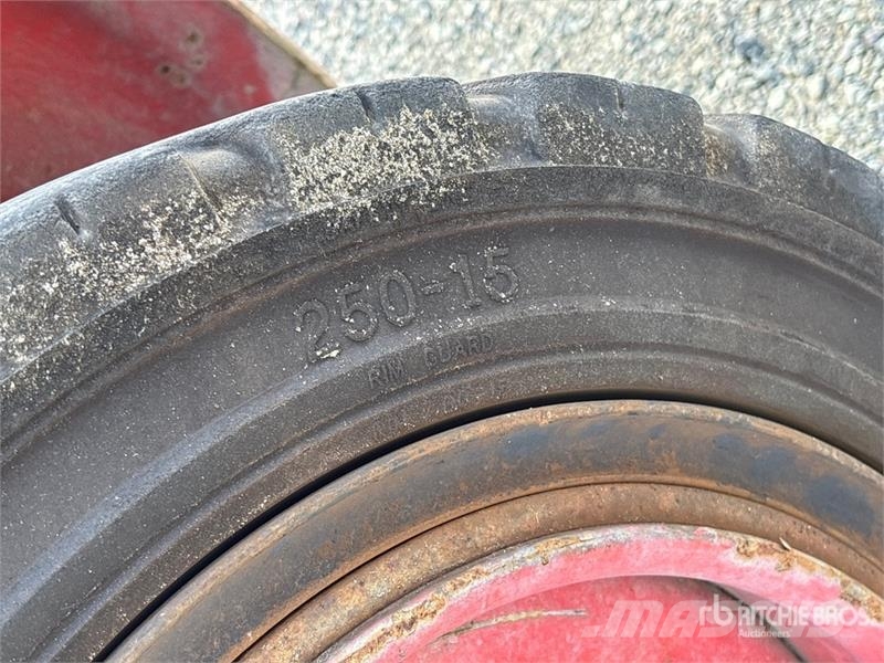 Linde H50T 4175 lb Cushion Tire Forklift Інше
