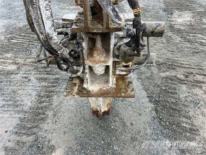 Link-Belt 245X4LC Foundation Drill 중형 드릴 장비