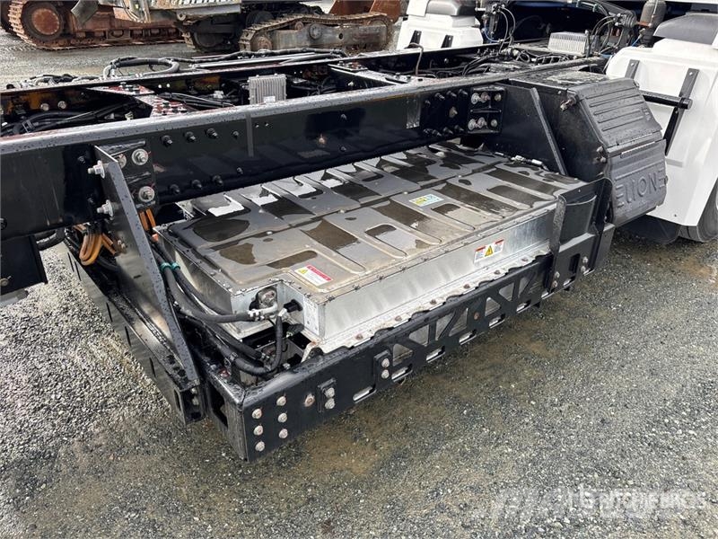 Lion 6 4x2 Electric Cab and Chassis Cabines