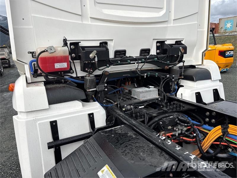 Lion 6 4x2 Electric Cab and Chassis Cabines