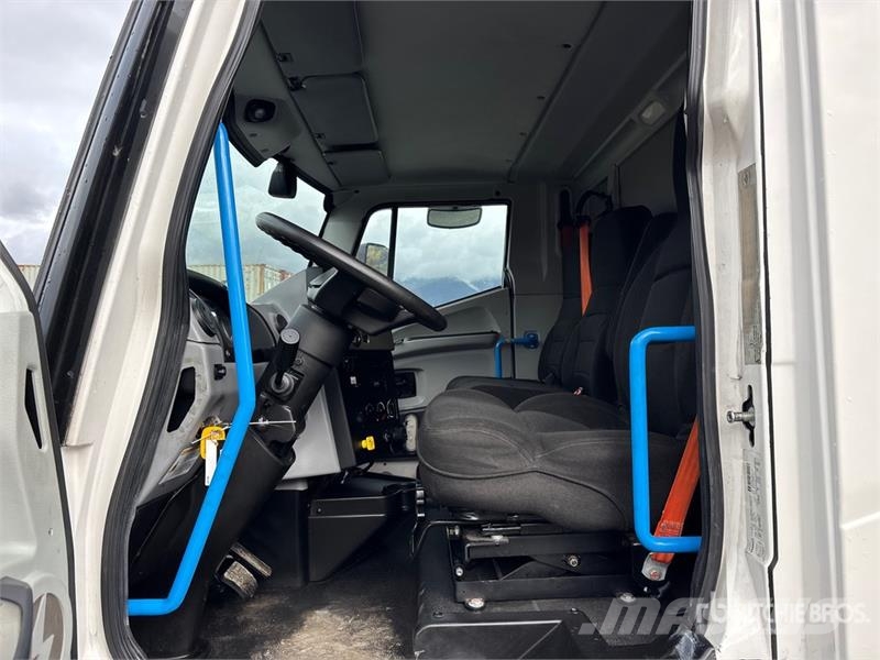 Lion 6 4x2 Electric Cab and Chassis Cabines