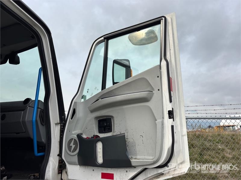  Lion 6 4x2 Electric Cab and Chassis Kabine i unutrašnjost