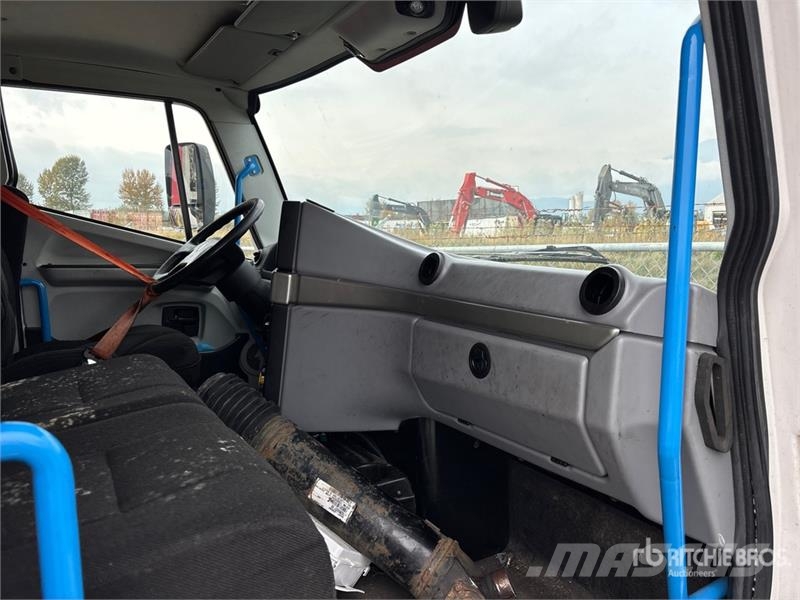 Lion 6 4x2 Electric Cab and Chassis Kabine i unutrašnjost