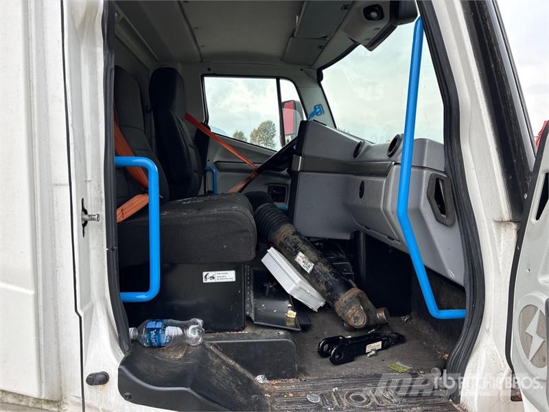  Lion 6 4x2 Electric Cab and Chassis Kabine i unutrašnjost