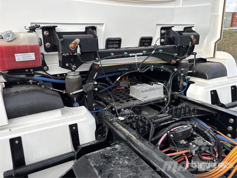  Lion 6 4x2 Electric Cab and Chassis Kabine i unutrašnjost