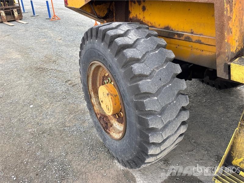 Loadlifter 4412-12C 12000 lb 4x4 Rough Terrain For Навантажувачі підвищеної прохідності
