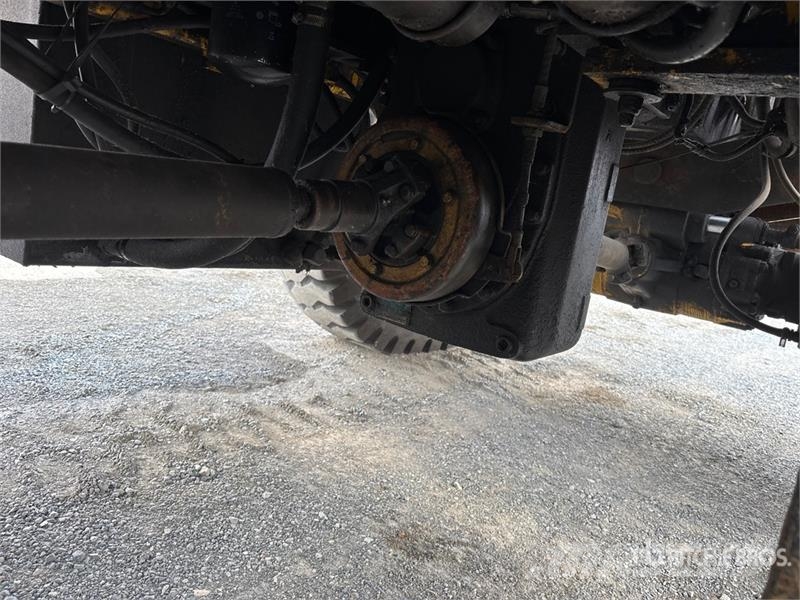 Loadlifter 4412-12C 12000 lb 4x4 Rough Terrain For Навантажувачі підвищеної прохідності