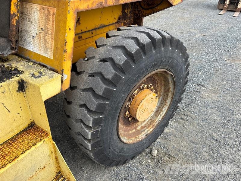 Loadlifter 4412-12C 12000 lb 4x4 Rough Terrain For Навантажувачі підвищеної прохідності