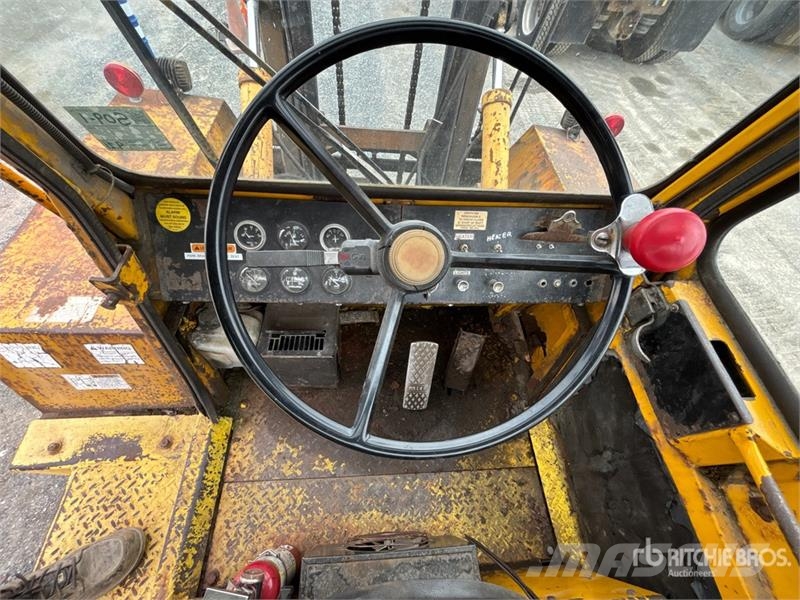 Loadlifter 4412-12C 12000 lb 4x4 Rough Terrain For Навантажувачі підвищеної прохідності