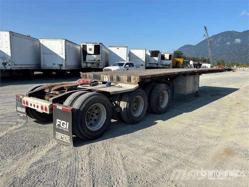 Lode King 32 ft Super B-Train Lead Flatbed Trailer Valníky