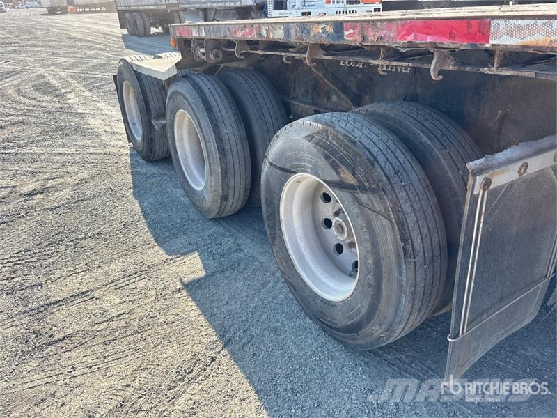 Lode King 32 ft Super B-Train Lead Flatbed Trailer Valníky