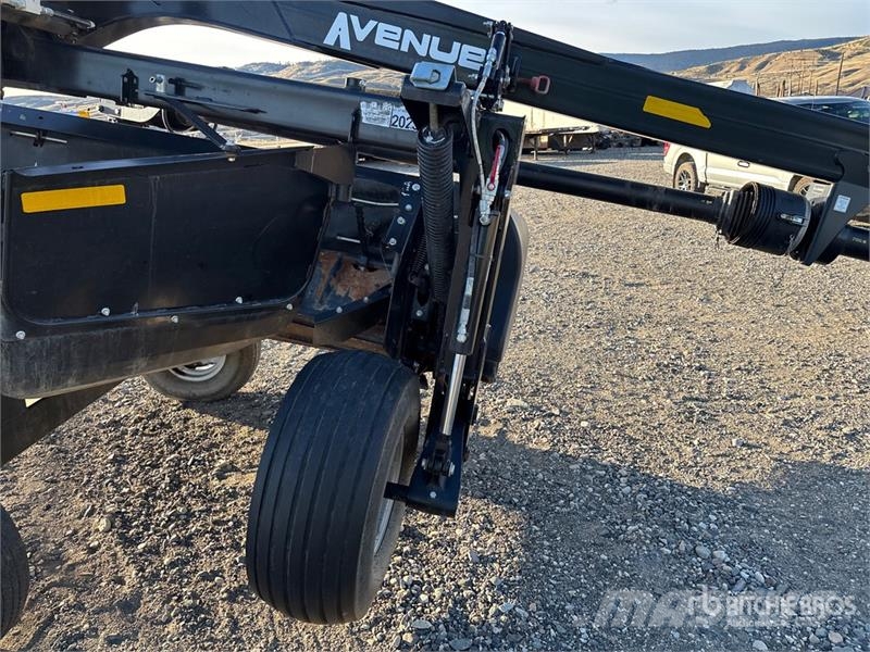 MacDon R113PT 13 ft 2 Point Disc Mower 割草劑