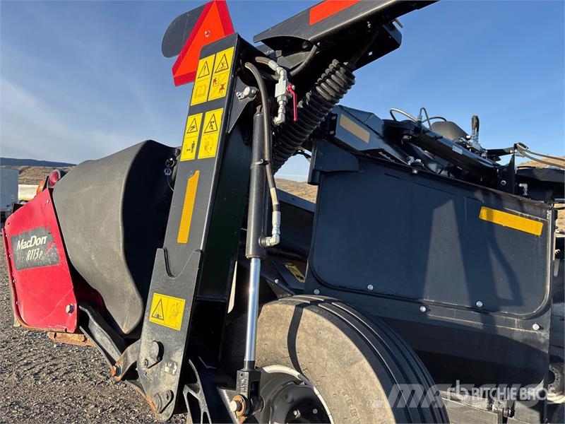 MacDon R113PT 13 ft 2 Point Disc Mower 割草劑