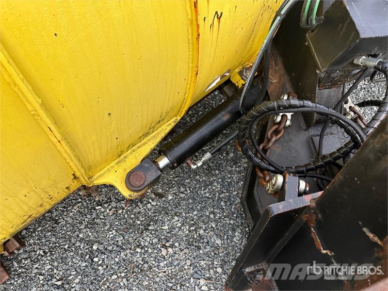 Machinability 11 ft 2 in Power-V Snow Plow - Fits Sniježne daske i plugovi