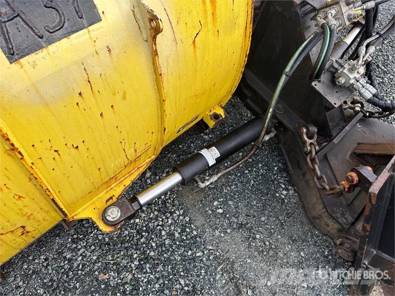 Machinability 11 ft 2 in Power-V Snow Plow - Fits Sniježne daske i plugovi