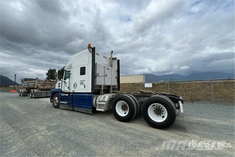 Mack Anthem 6x4 T/A Sleeper Truck Tractor Naudoti vilkikai