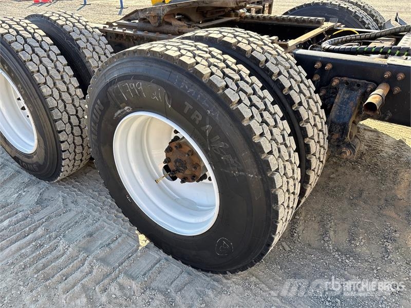 Mack Anthem 6x4 T/A Sleeper Truck Tractor Tracteur routier
