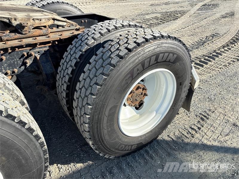 Mack Anthem 6x4 T/A Sleeper Truck Tractor Tracteur routier