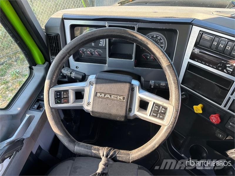 Mack Anthem 6x4 T/A Sleeper Truck Tractor (Inoperable) Vilcēji