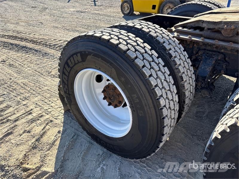 Mack Anthem 6x4 T/A Sleeper Truck Tractor Tracteur routier