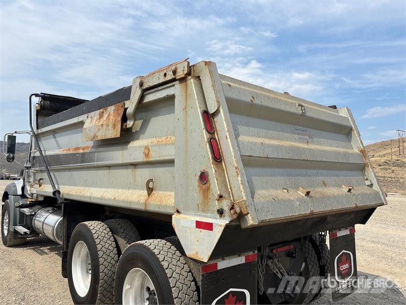 Mack CT713 Camion benne