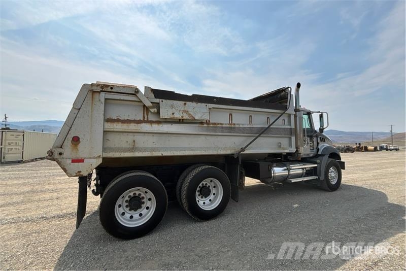 Mack CT713 Camion benne