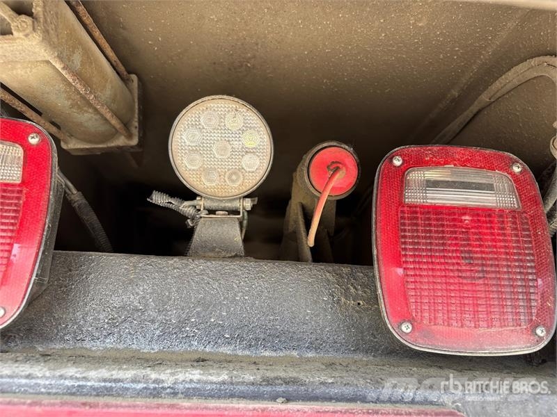 Mack CT713 Camion benne
