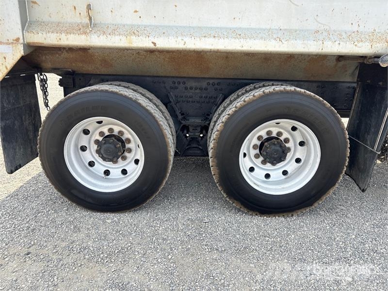Mack CT713 Camion benne