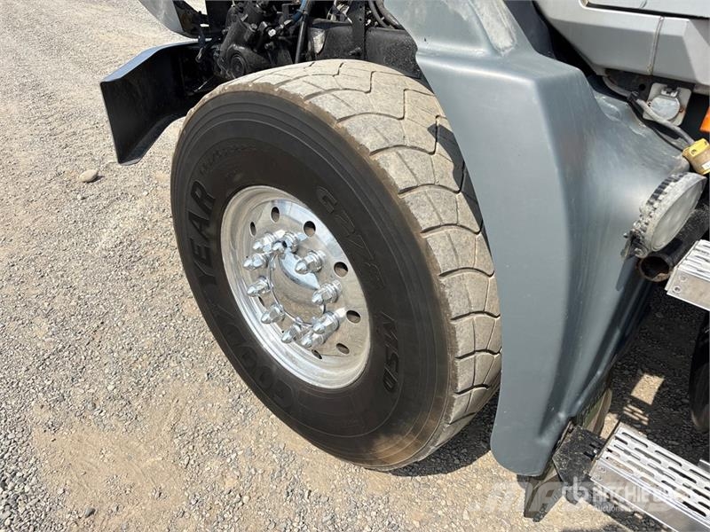 Mack CT713 Camion benne