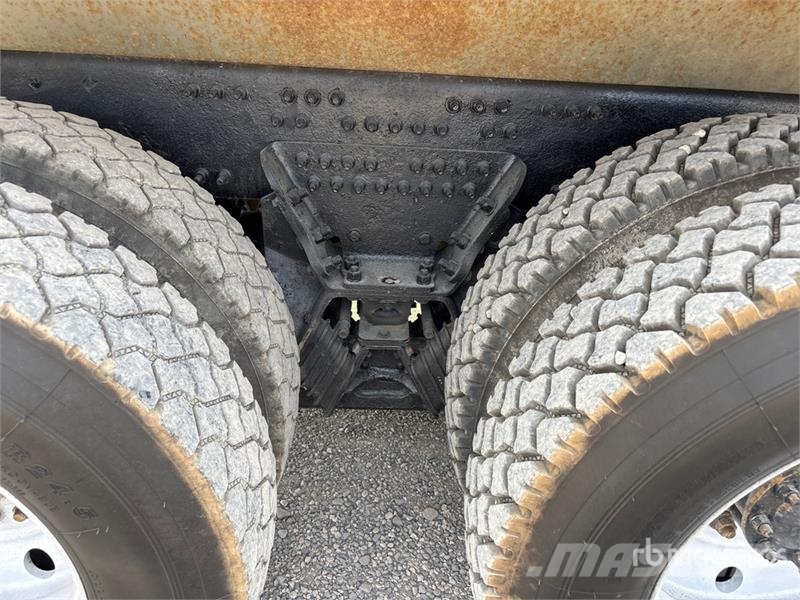 Mack CT713 Camion benne