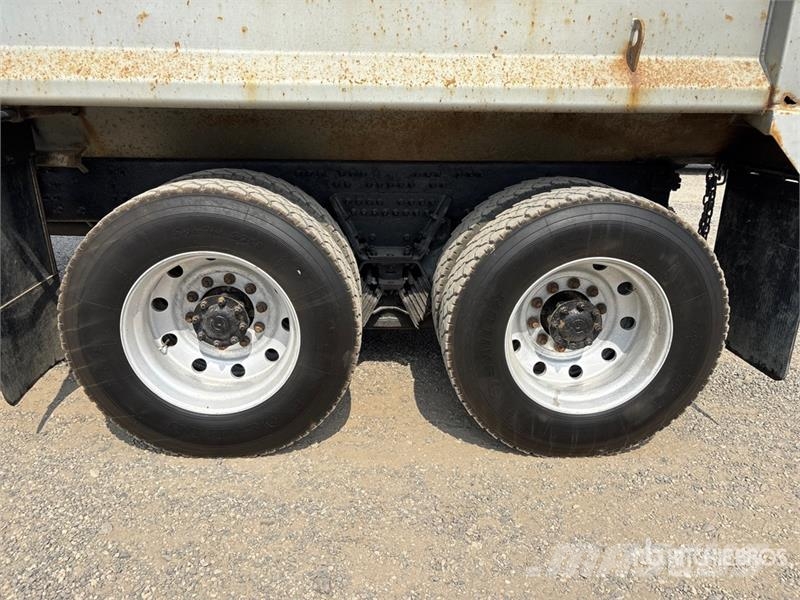 Mack CT713 Camion benne