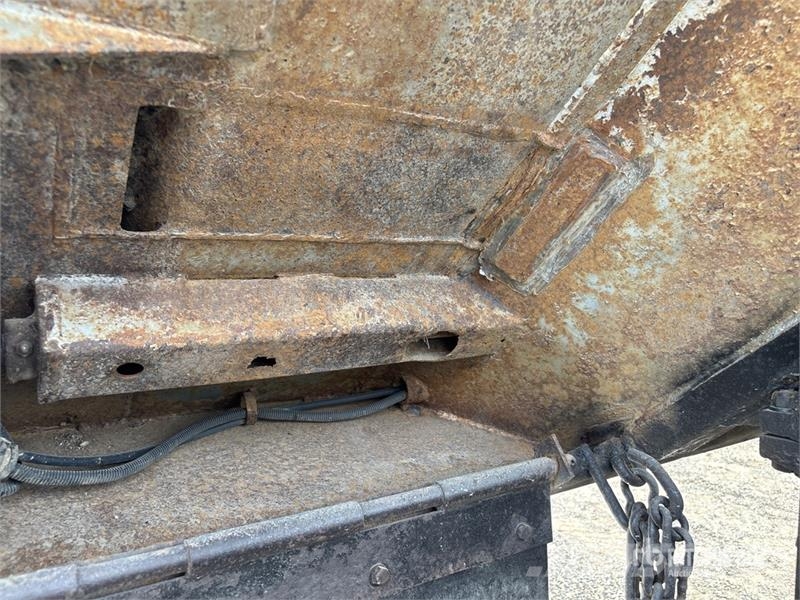 Mack CT713 Camion benne