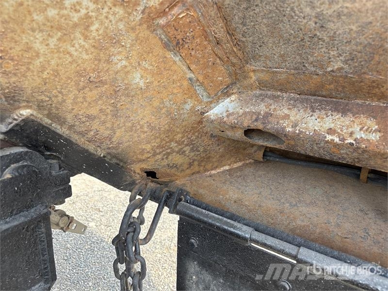 Mack CT713 Camion benne
